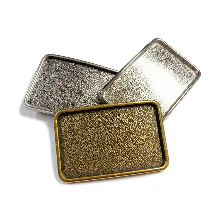 All'ingrosso in lega di zinco pressofuso oro antico ottone finitura da uomo Logo personalizzato in metallo classico rettangolo Laser inciso fibbia della cintura bianca