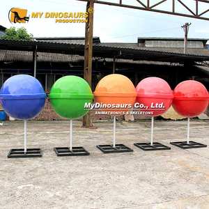 Statue en fibre de verre, grande sculpture de sucette colorée - Product Image 4