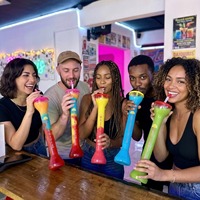 Gobelets en plastique personnalisés avec logo OEM, multi-capacités, élégants, pour festival, slushy, avec pailles, pour bars et fêtes.