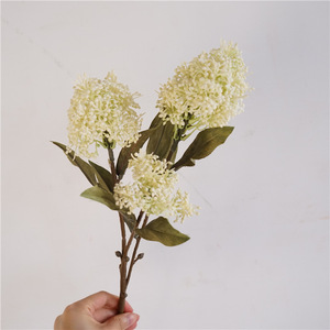 Branche de Skimmia artificielle au toucher réel pour décoration de centre de table de mariage, tiges de verdure par prénom et nom de famille - Product Image 5