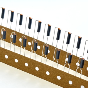 Três End Feedthrough Capacitor para High Frequency EMI e RFI Filtragem - Product Image 4