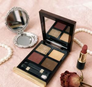 Paleta de Sombras de Ojos de Larga Duración a Prueba de Agua, Diseño Nuevo, Etiqueta Privada Personalizada, Maquillaje al por Mayor, Sombra de Ojos Holográfica Brillante - Product Image 4