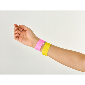 สายรัดข้อมือ AnyWristband มีให้เลือก 14 สี พร้อมการพิมพ์ UV กันน้ำ สายรัดข้อมือ TYVEK สีพื้น ขนาด 25 มม. (1 นิ้ว) พร้อมโลโก้แบบกำหนดเอง - Product Image 6