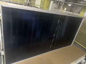 Panel Solar Rene de 590W TOPCON con Doble Cristal de Alta Eficiencia y 15 Años de Garantía - Product Image 3