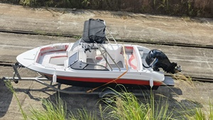 Coques de bateaux en fibre de verre FLIT de 19 pieds, bateau de pêche rapide en fibre de verre pour 10 personnes, moteur de 6,2 mètres - Product Image 6