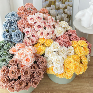 Roses artificielles Cappuccino Rose, bouquet de 7 têtes, fleurs en soie plastifiée gaufrée, pour décoration de mariage et de maison, style moderne - Product Image 1