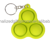 Weiche und lustige Schlüssel anhänger Spielzeug Zappeln Stress abbau Silikon Dreieck Schlüssel anhänger Push Bubble Zappeln Spielzeug - Product Image 3