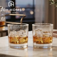Oude stijl kristallen whiskyglazen, moderne machinaal geperste tumblers, patroonfabriek, op maat gemaakte ronde gravure voor bar en feest.