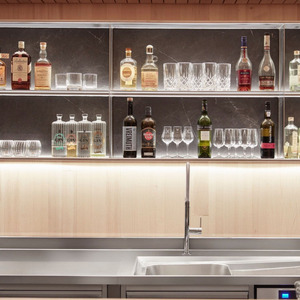 Ensemble de salle à manger sophistiqué pour hôtel boutique, table élégante, chaises ergonomiques, mobilier de luxe pour restaurant, produits pour hôtel boutique - Product Image 2