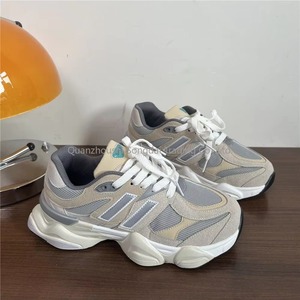 <span class=keywords><strong>2026</strong></span> Tendenza Vendita Calda Scarpe da Corsa Uomo Moda con Tomaia in Pelle e Mesh Cucita Leggere Sneakers 9060 - Product Image 2