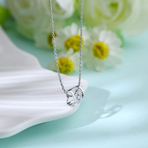 Colgantes de Diamantes Naturales en Oro Sólido de 18K con Forma de Corazón, Diseño Cristiano Creativo, Venta al Por Mayor Personalizada, Regalo Clásico para Novia - Product Image 3