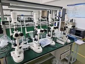 Lámpara de Hendidura Oftalmológica ML-350 con Aumento de 5 Pasos de 6X a 40X, Ancho de Hendidura Ajustable, Buen Diseño - Product Image 3