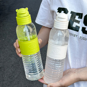 Botella de agua deportiva marca Monkey de 700 ml, de plástico, portátil, con pajita para uso en exteriores. - Product Image 2