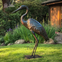 Sculpture de jardin extérieur Statue de héron de jardin en métal Sculpture d'oiseau en bronze grandeur nature à vendre