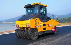 China Brand XCM-G XP303K 30ton Tyre Compactor <b>Road</b> <b>Roller</b> Price for Sale - Product Image 5