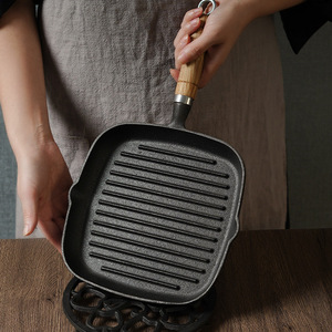 Flat Bottom 22cm Square Shape Roasting Bbq <strong>Grill</strong> Skillet Cast Iron Beef Steak <strong>Frying</strong> <strong>Pan</strong> With Wooden Handle - Product Image 1