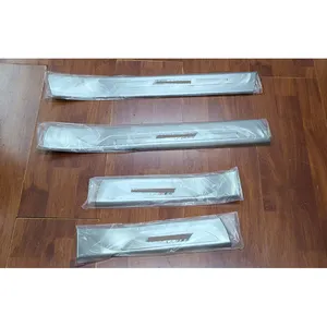 In fibra di carbonio nero e argento Rogue davanzale battitacco piastra per <span class=keywords><strong>BMW</strong></span> <span class=keywords><strong>X5</strong></span> 214-2018 benvenuto pedale protezione copertura <span class=keywords><strong>accessori</strong></span> Auto - Product Image 1