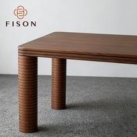 Table à manger rectangulaire en bois massif avec pieds cylindriques ondulés uniques, table à manger personnalisée pour villa, hôtel, restaurant