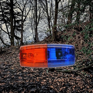 Lampe torche LED rechargeable haute luminosité en ABS, petite, pour course nocturne, sécurité, patrouille, épaule, avertissement de circulation - Product Image 1