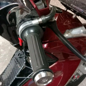 Empuñadura de acelerador para motocicleta, empuñadura de montaje de acelerador para motocicleta, empuñaduras antideslizantes para manillar de acelerador, mano giratoria - Product Image 3