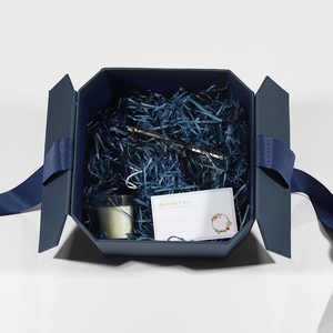 Boîte cadeau magnétique de petite taille recyclable en carton, boîtes cadeau imprimées pour anniversaire - Product Image 1