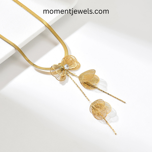 Colgante de hoja de ginkgo con borla dorada, cadena de serpiente de acero inoxidable, chapado en PVD, joyería elegante, regalo para mujer, para boda, uso diario. - Product Image 2