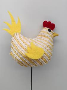 ไก่ตัวเมียขนาด 7 ซม. บนไม้ ไก่เมียสูงรวม 29 ซม. - Product Image 1