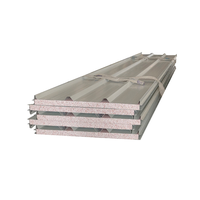 Panneau sandwich ondulé en mousse PU/PIR ignifuge et isolant thermique OEM pour mur extérieur et toiture de préfabriqué d'entrepôt, résistant à l'eau