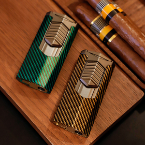 Vente en gros Briquet cadeau en fibre de carbone avec poinçon Briquet à 3 jets à flamme élevée - Product Image 2