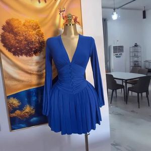 Abito Estivo da Donna Sexy a Maniche Lunghe con Scollo a V Profondo, Dettaglio Bottoni in Vita, Mini Abito Casual Effetto Sabbia - Product Image 1