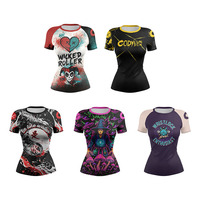 Vente en gros de vêtements de sport pour femmes, imprimés numériquement, respirants, écologiques, à manches courtes, protection contre les éruptions cutanées, UPF 50+, compression, surf, yoga