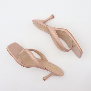 2025 nuova moda Plus Size <span class=keywords><strong>scarpe</strong></span> <span class=keywords><strong>con</strong></span> <span class=keywords><strong>tacco</strong></span> alto da <span class=keywords><strong>donna</strong></span> Design a punta quadrata per l'estate - Product Image 3
