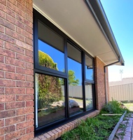 Fenêtres à auvent en aluminium modernes certifiées AS2047 Low E Double vitrage avec puits de lumière standard australien de style roulant