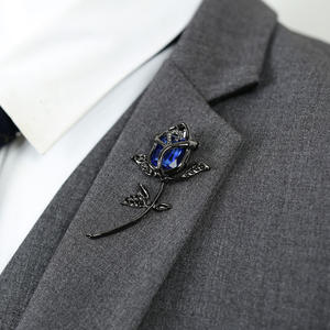 Pin de ramillete de moda Vintage para mujer, nuevo broche de flor rosa, accesorios de Metal tallados para banquete y decoración de traje de boda - Product Image 3