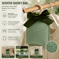 Pochette parfumée suspendue en cuir PU perforé, durable et écologique, personnalisable OEM, avec anneau en bois pour placard, voiture et décoration intérieure
