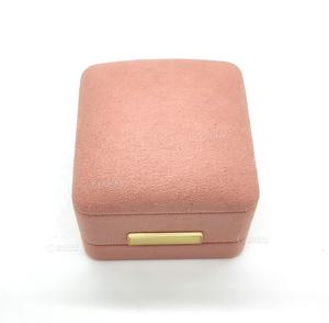 Caja de anillo de boda de terciopelo de lujo de gama alta Logotipo personalizado Embalaje de joyería de lujo para exhibición Cajas de juegos de joyería al por mayor - Product Image 5