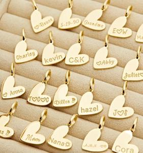 Collier Double deux cœurs personnalisé en acier inoxydable, pendentifs minuscules, nom gravé, Date, année, bijoux <span class=keywords><strong>d</strong></span>'<span class=keywords><strong>amour</strong></span>, cadeau - Product Image 3