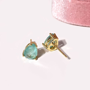 Boucles d'oreilles clous personnalisables en pierre fusionnée taille poire 7*9mm, multicolores, en forme de goutte, bijoux d'oreille minimalistes pour usage quotidien, vente en gros - Product Image 2