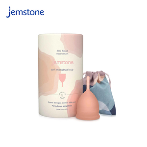 Emballage écologique et durable pour coupe menstruelle : boîte cylindrique en papier, étui en silicone pour coupe menstruelle, tubes en carton kraft. - Product Image 2