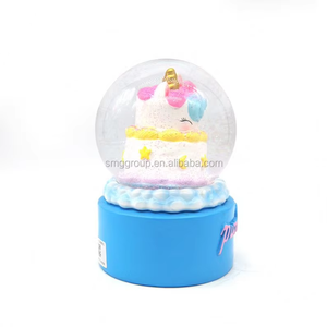Prix usine Globe d'eau Souvenir Logo personnalisé Licorne Boule d'eau en résine Artisanat de haute qualité Designer de luxe Marque Boule à neige - Product Image 3