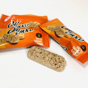 Vente chaude <span class=keywords><strong>Caramel</strong></span> <span class=keywords><strong>salé</strong></span> Avoine Chocolat Crunchy Flocons d'avoine Bâton Petit déjeuner rapide Voyage Snack quotidien Simple Substitut de repas - Product Image 3