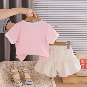 Set Estivo Trendy per Bambine 2 Pezzi con Stampa Animalier, Top a Maniche Corte e <span class=keywords><strong>Pantaloncini</strong></span> Abbinati, Outfit Morbido e Traspirante per Bambine 1-5 Anni - Product Image 4