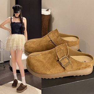 Sabots plats en daim et velours style liège pour <span class=keywords><strong>femme</strong></span>, avec boucle antique, à enfiler, bout rond, semelle en caoutchouc, collection automne 2026, chaussures décontractées OEM - Product Image 1