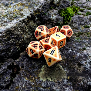 Juego de Dados Orgánicos Hechos a Mano con Formas Geométricas, Piezas de Juego Naturales y Artesanales, Tienda Acogedora para Gamers, Dados Vintage Hechos de Hueso - Product Image 1