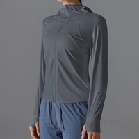 Veste athlétique de randonnée de voyage de grande taille pour femmes, manteau de course léger à fermeture éclair personnalisé avec sweat à capuche