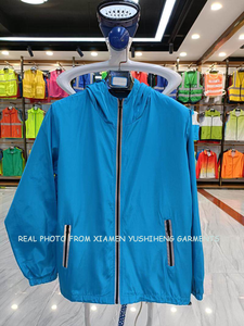 Chaqueta Ligera con Cremallera Reflectante y Logotipo Personalizado para <span class=keywords><strong>Hombre</strong></span> y Mujer, Cortavientos, Impermeable, con Capucha, para Deportes, Senderismo, Viajes, Otoño y Primavera - Product Image 4