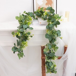Guirlande artificielle d'eucalyptus avec roses blanches, décoration de table pour mariage, décoration de maison, style rotin, 6 pieds de long - Product Image 2
