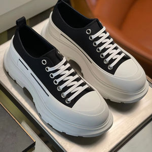 Los clásicos zapatos de plataforma retro para mujer presentan un diseño acolchado y son adecuados para la nueva tendencia de moda de 2026. - Product Image 1