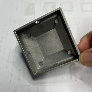 Bán buôn nhôm bài Top Cover cap phù hợp cho <span class=keywords><strong>2</strong></span> inch <span class=keywords><strong>3</strong></span> inch vuông bài cột - Product Image 2