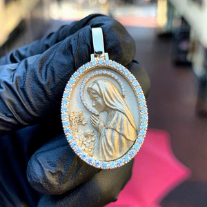 Colgante Personalizado de la Virgen María con Moissanita Certificada GCI IDGL Color D, Estilo Hip Hop, Plata de Ley 925 - Product Image 1